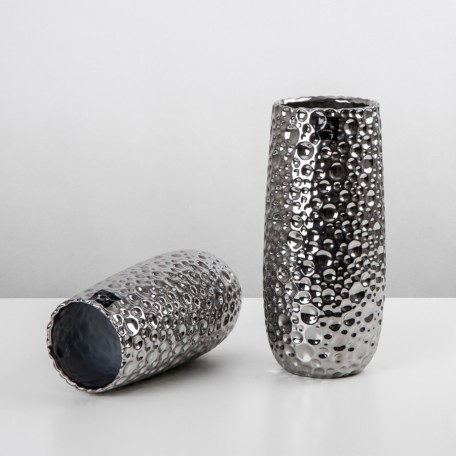 Váza stříbrná s plastickým povrchem, výška 35 cm, keramika